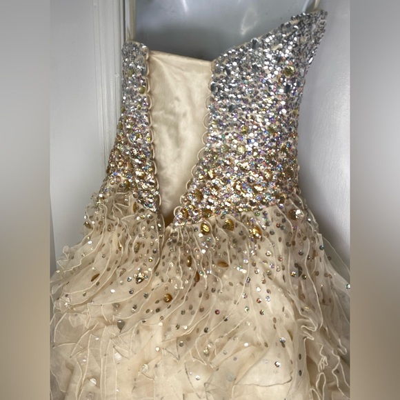 MORI LEE by Ruffled Organza with Corset Back Closure Paparazzi Read Description - Picture 12 of 15